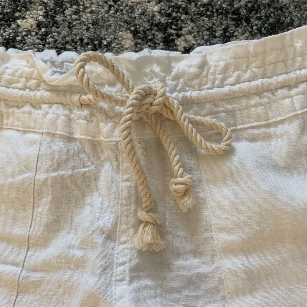 Women’s Roxy Linen Shorts - Picture 2 of 6